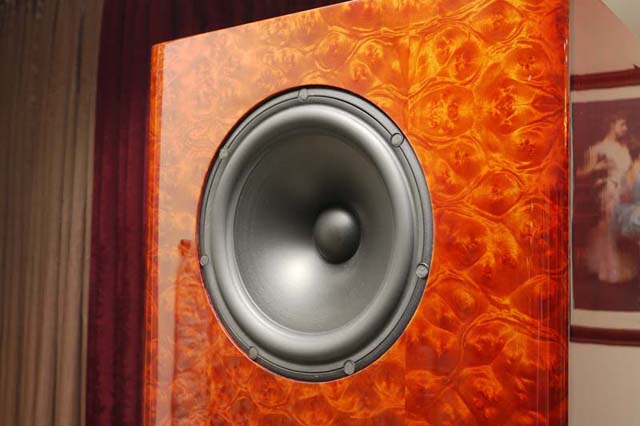 High-end speaker 26w8861 from mini-Zenith High-End Audio Design & Manufacture